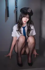 Coser Xuan Xiao Xue Jie: Female Police Officer Part03 – Alluring Charm in Uniform-3