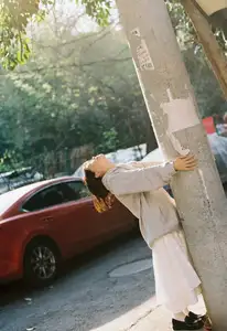 Discover Xin Yue's Captivating Youthful Charm with Guitar in the YiTuYu Vol.8587 Collection.-7