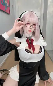 Coser Jiu Yan's Alluring Nun 2 Cosplay: Enchanting Anime Beauty with Striking Pink Hair and Mysterious Gaze. Explore Now!-10