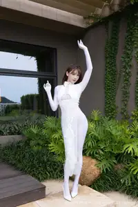 XiuRen No.10704: Lu Xuan Xuan Graceful in White, Captivating Elegance That Draws Every Gaze-19