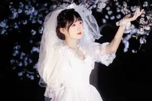 YiTuYu Vol. 8635: Ren Hai Bu's Dreamy White Dress Amidst Blossoms-9