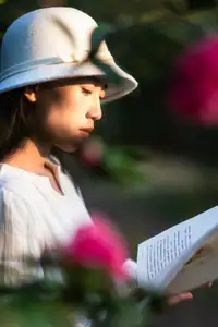 Zhong Ting Er's Serene Reading in Nature - YiTuYu Vol 8584 Art Language Collection-5