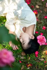 Zhong Ting Er's Serene Reading in Nature - YiTuYu Vol 8584 Art Language Collection-1