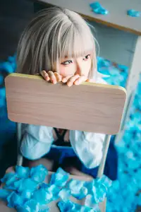 Coser Chunmomo Self-Portrait Part02: Delicate Charms Amidst Dreamy Blue Petals-1