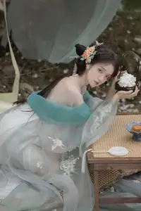 Ethereal Hanfu Beauty: Bao Zou Qi Qi in YiTuYu Vol.8607 Art Collection-5