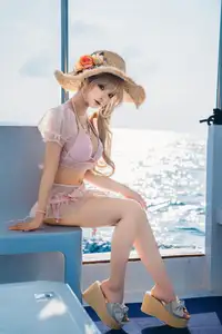 Coser Chunmomo's Enchanting Sunset Yacht Photoshoot - Part02-5