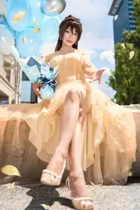 Coser Hane Ame Shines in Her 2025 Birthday Dress Captivating Elegance and Alluring Charm!-7