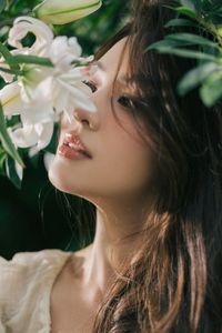 Muse in the Green: Captivating Artistic Portrait of Natural Beauty 1000019760-7