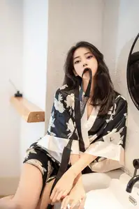 XingYan Vol.383 Shi An An: Alluring East Asian Beauty in Floral Kimono-4