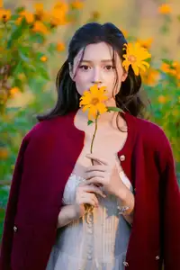 Discover Endless Beauty: Magical Sunrise over a Serene Lake Amidst Majestic Mountains – An Ideal Retreat for the Soul-2