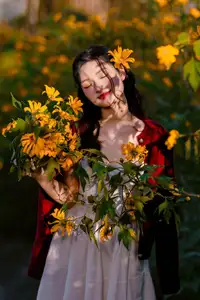 Discover Endless Beauty: Magical Sunrise over a Serene Lake Amidst Majestic Mountains – An Ideal Retreat for the Soul-5