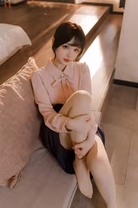 Coser Xueqing Astra: Elegant Allure of "肉丝通勤OL" – Office Lady in Nude Pantyhose-27