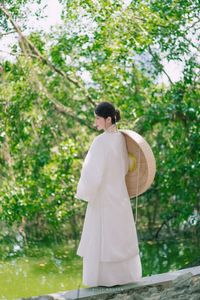 The Elegant Beauty of Vietnamese Women in Traditional Attire, A Symbol of Enduring Culture-14