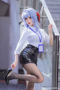 Coser Xian Nu Yue: Ganyu Genshin Impact Cosplay - Alluring Beauty in Unique Attire-2