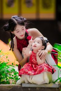 Mother Daughter Ao Dai: Joyful Moments Under Lanterns-12