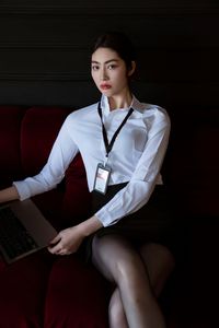 YiTuYu Vol.8298 Sang Ni: Elegant Professional Office Lady Style-11