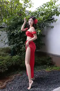 Tang An Qi: Serene Beauty Amidst Nature in XiuRen Photo Set No.10662-20