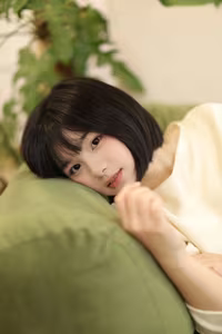 VGU No.160: Discover the Pure Beauty of a Short-Haired Girl in a Captivating Portrait-5