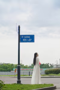 VGU No.117: Graceful Vietnamese Ao Dai at Ho Chi Minh Mausoleum – Hanoi's Proud Charm-10