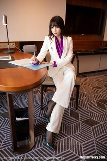 XiuRen No.2256 Chen Zhi: OL Elegant and Alluring Beauty Photos-5