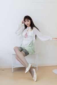 Chinese Model No.2323: Modern Hanfu Charm with Elegant Over-the-Knee Stockings & Flat Shoes-0
