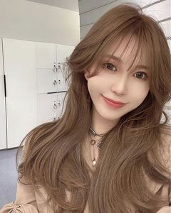 Trendy Cool Brown Hair for Gen Z Girls: Highlighting Captivating Beauty-24