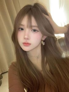 Trendy Cool Brown Hair for Gen Z Girls: Highlighting Captivating Beauty-4