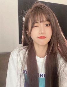 Trendy Cool Brown Hair for Gen Z Girls: Highlighting Captivating Beauty-16