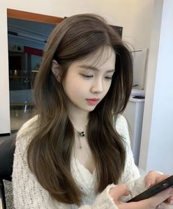 Trendy Cool Brown Hair for Gen Z Girls: Highlighting Captivating Beauty-2