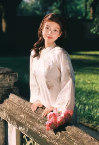 VGU No140 Explore the Graceful Vietnamese Beauty An Elegant Girl Amidst Ancient Architecture Traditional Charm That Captivates-6