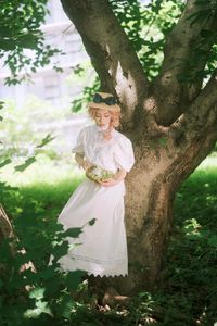 YiTuYu Art Language Vol.8293 Fei Fei: Captivating Vintage Charm in Nature's Embrace-13