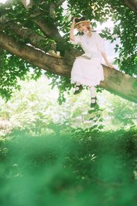 YiTuYu Art Language Vol.8293 Fei Fei: Captivating Vintage Charm in Nature's Embrace-17