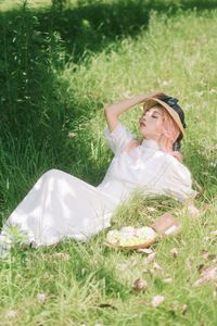 YiTuYu Art Language Vol.8293 Fei Fei: Captivating Vintage Charm in Nature's Embrace-10