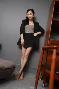Captivating Secretary Xiao Jie SXJ No.2095: Professional Style with Elegant Black Sheer Stockings-2