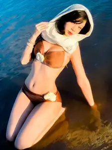 Female Bartender's Stunning Transformation: Irresistible Beauty and Alluring Style-7