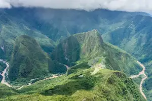 Discover Machu Picchu: Ancient Inca Wonder Amidst Majestic Peruvian Landscapes-3