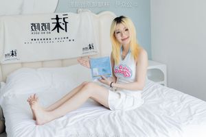 BoBoSocks No.543: Charming Chinese Model's Playful Gaze in a Bright Bedroom.-8