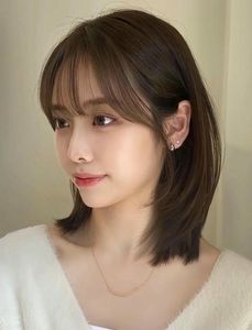 Sweet See-Through Bangs Style: Pretty Girl Shines with Gentle Feminine Charm-10