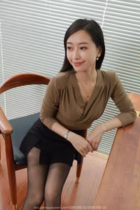 Captivating Elegance: Chinese Model Xiao Jie in IESS SXJ No.2064 Photoshoot Featuring Stylish Outfits and Long Legs-27