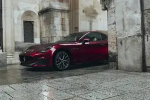 Discover the Unique Beauty of Maserati GranTurismo Meccanica Lirica: An Iconic Italian Sports Car-0