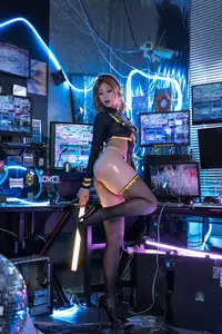 Coser Yunx1x1: Captivating Cyberpunk Transformation in Hacking Part01-16