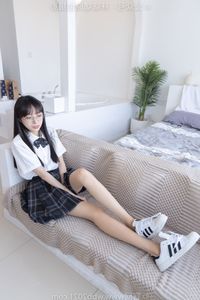 BoBoSocks No.541 Zhiyu Young Female Student in Chic JK Uniform White Sneakers Asian Fashion Icon-1