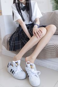 BoBoSocks No.541 Zhiyu Young Female Student in Chic JK Uniform White Sneakers Asian Fashion Icon-30