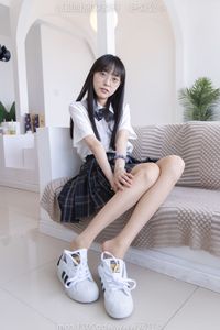 BoBoSocks No.541 Zhiyu Young Female Student in Chic JK Uniform White Sneakers Asian Fashion Icon-12