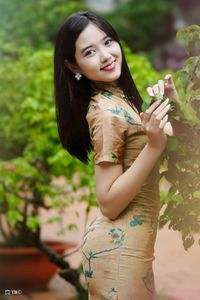 Discover the Graceful Charm: Vietnamese Girl's Traditional Fashion & Oriental Style-7