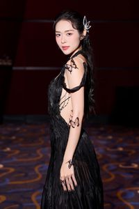 Diep Bao Ngoc's Charm: Elegant and Alluring Beauty of the Actress-6