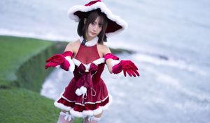Coser Sanshuizi Dazzles in Charming Christmas Dress-7