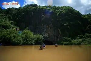 Phong Nha Cave: Discover the Magical Stalactite Wonders of Vietnam's World Heritage Site-3