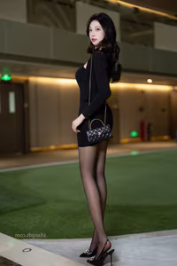 XR Zheng Ying Shan: Allure of Black Stockings (R18) - XiuRen Model's Captivating Charm-6