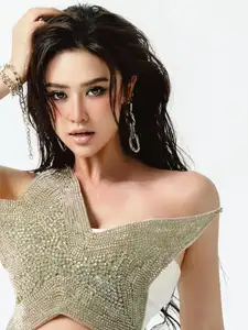 Quyen Qui: Captivating Visuals, Top-Tier Fashion Style in Her Latest Lookbook-10